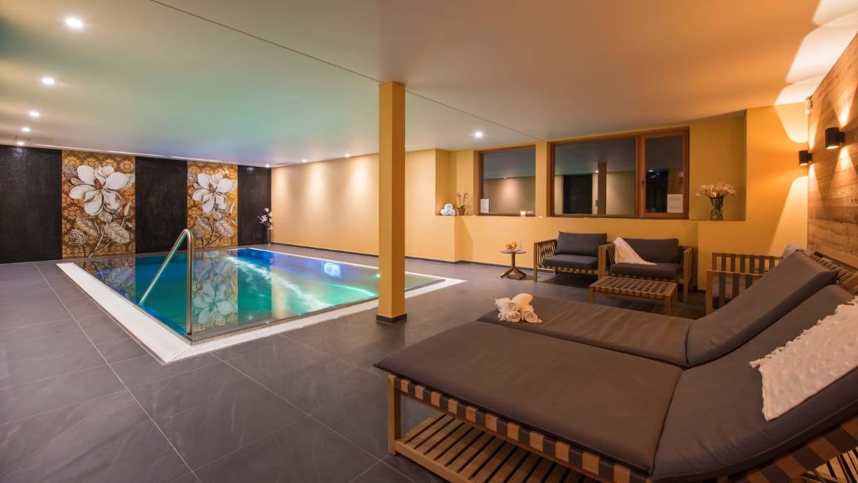 luxury-ski-chalet-zermatt-shalimar-oxford-ski-spa (5).jpg