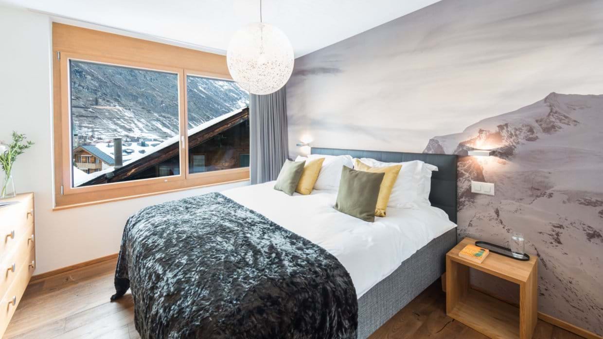 luxury-ski-chalet-zermatt-lys-oxford-ski-be (3).jpg