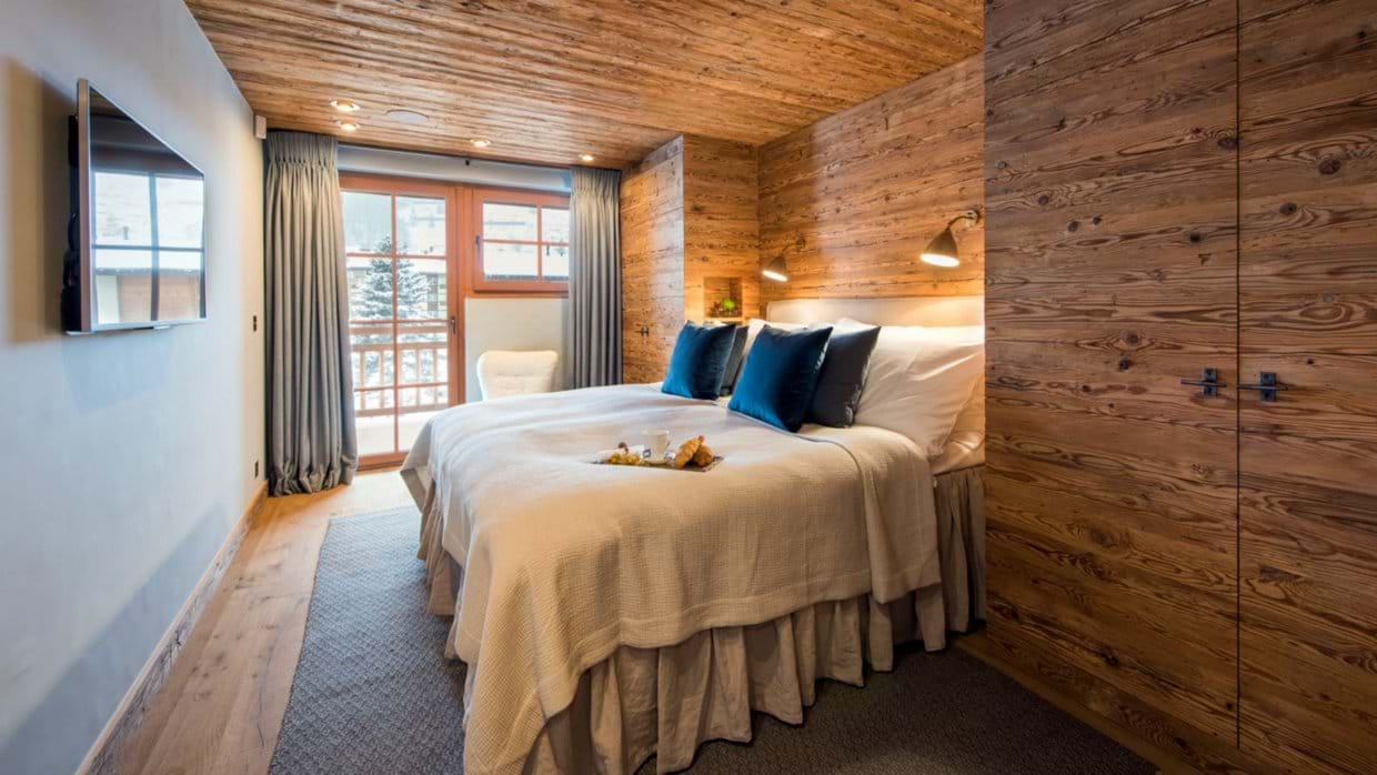 luxury-ski-chalet-zermatt-mckinley-oxford-ski-bedroom (9).jpg