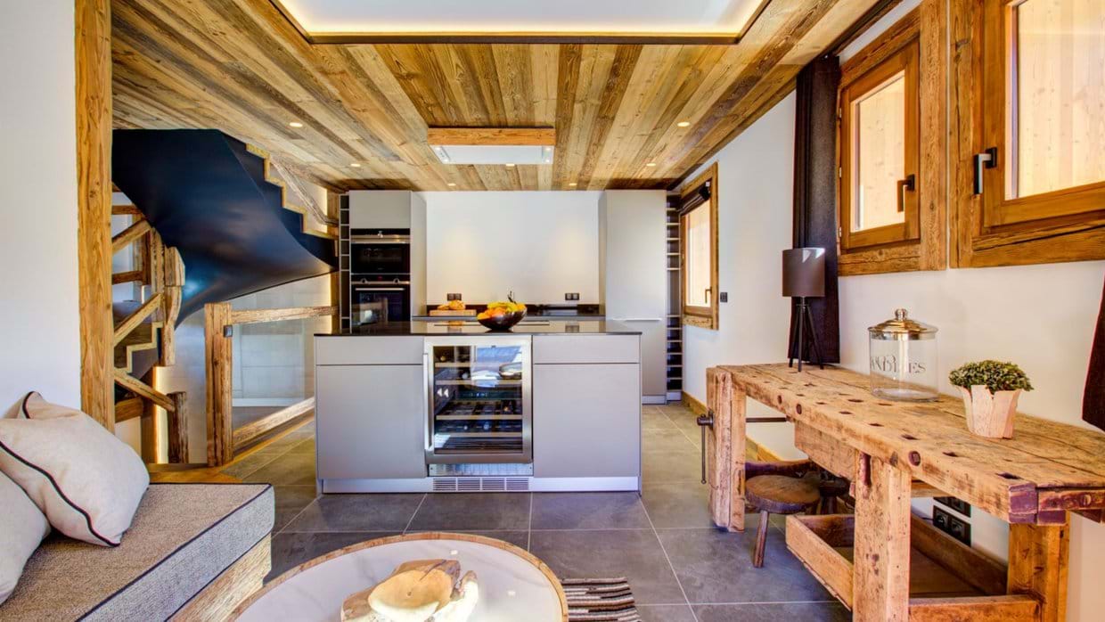 Luxury-ski-chalet-white-mountain-oxford-ski-kitchen-image 6.jpg