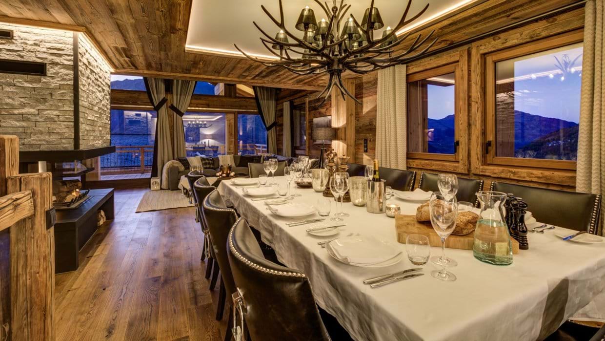 Luxury-ski-chalet-white-mountain-oxford-ski-evenings-dining-room .jpg