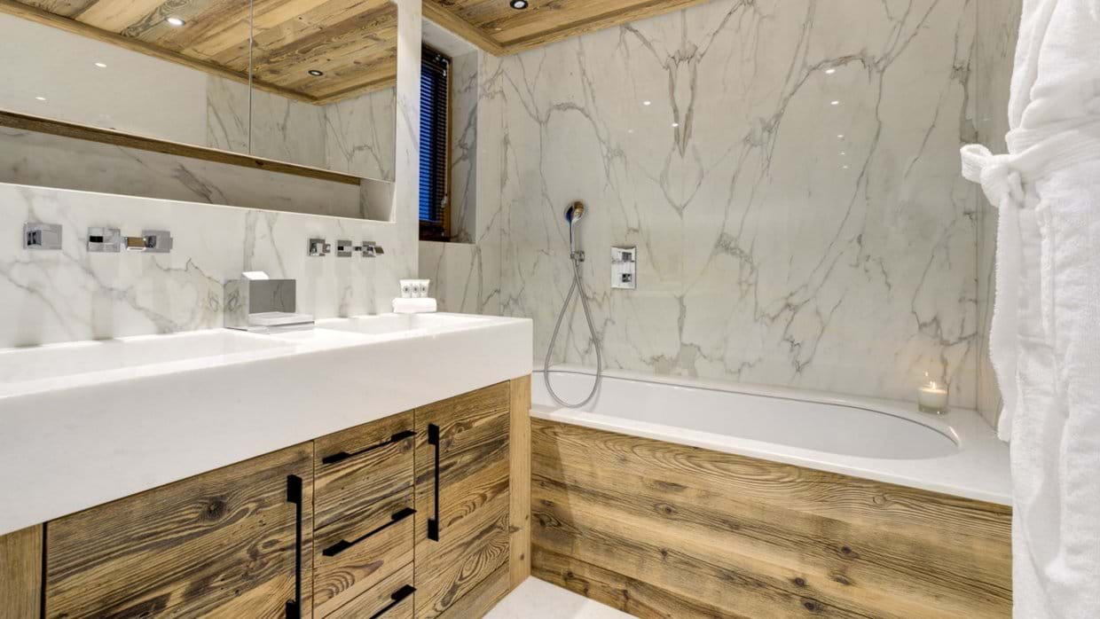 luxury-ski-chalet-chamonix-azurite-oxford-ski-ba (3).jpg