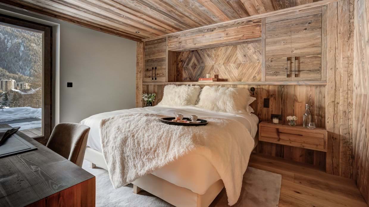 luxury-ski-chalet-chamonix-azurite-oxford-ski-bedroom (1).jpg