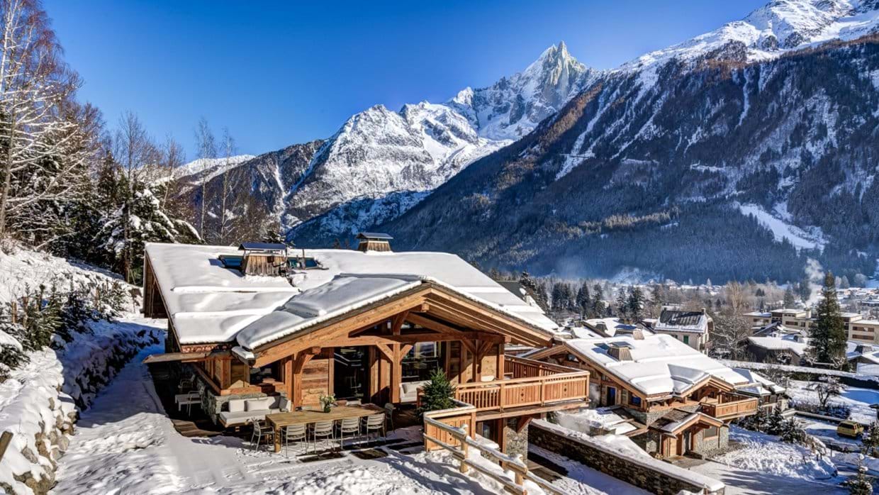 luxury-ski-chalet-chamonix-azurite-oxford-ski-ex (3).jpg