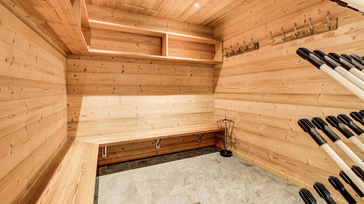 luxury-ski-chalet-les-pierrys-morzine-oxford-ski-company (4).jpg