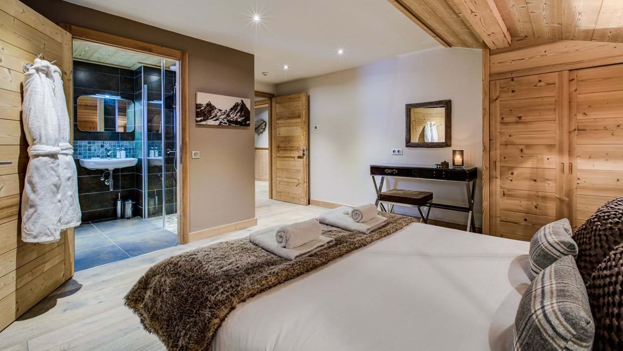 luxury-ski-chalet-les-pierrys-morzine-oxford-ski-company (11).jpg