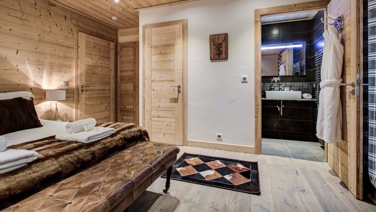 luxury-ski-chalet-les-pierrys-morzine-oxford-ski-company (15).jpg