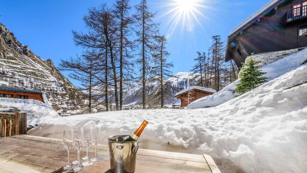 luxury-ski-chalet-vald'isere-acajuma-oxford-ski-exteriror (2).jpg