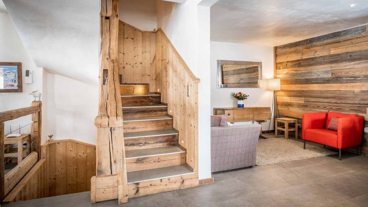 luxury-ski-chalet-vald'isere-acajuma-oxford-ski-living (1).jpg