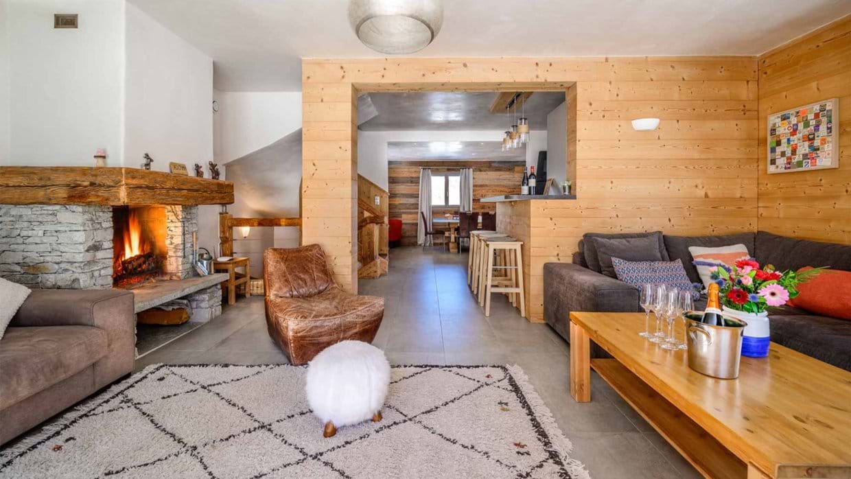 luxury-ski-chalet-vald'isere-acajuma-oxford-ski-living (3).jpg