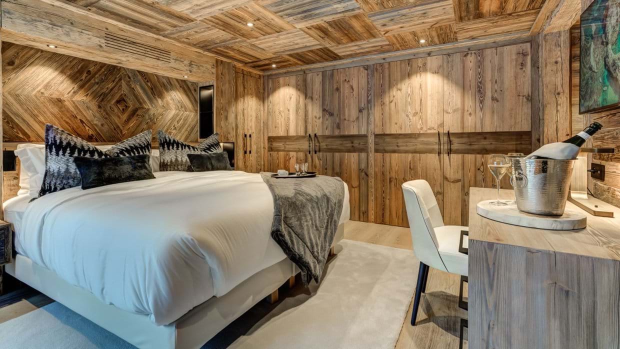 luxury-ski-chalet-chamonix-azurite-oxford-ski-bedroom (.jpg