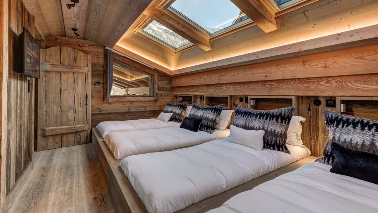 luxury-ski-chalet-chamonix-azurite-oxford-ski-quad.jpg