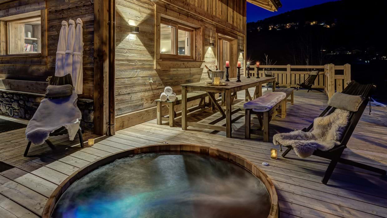 luxury-ski-chalet-meribel-chalet-bergeronnette-oxford-ski-HotTubNightTime.jpg
