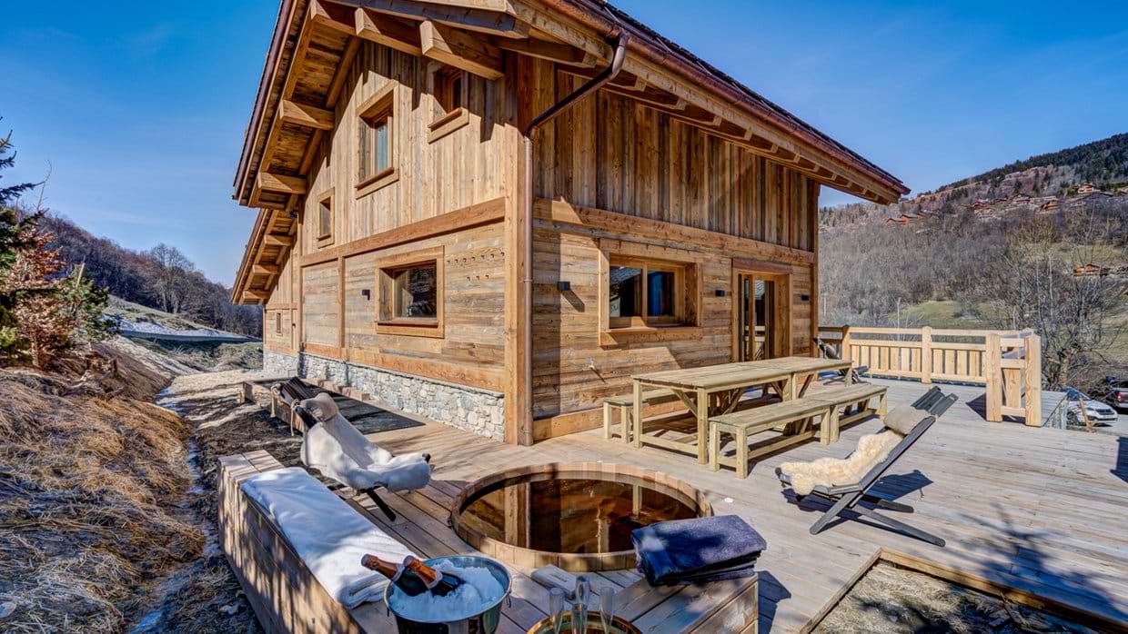 luxury-ski-chalet-meribel-chalet-bergeronnette-oxford-ski-HotTubDaytime.jpg