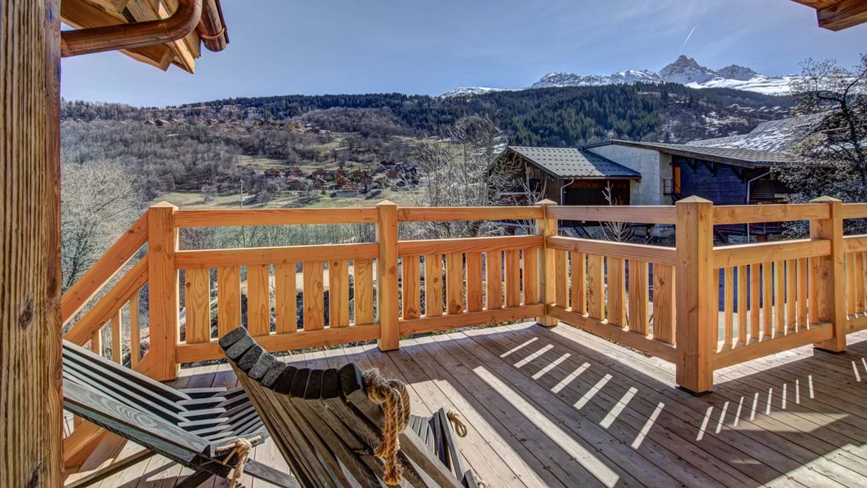 luxury-ski-chalet-meribel-chalet-bergeronnette-oxford-ski-ExteriorBalcony.jpg