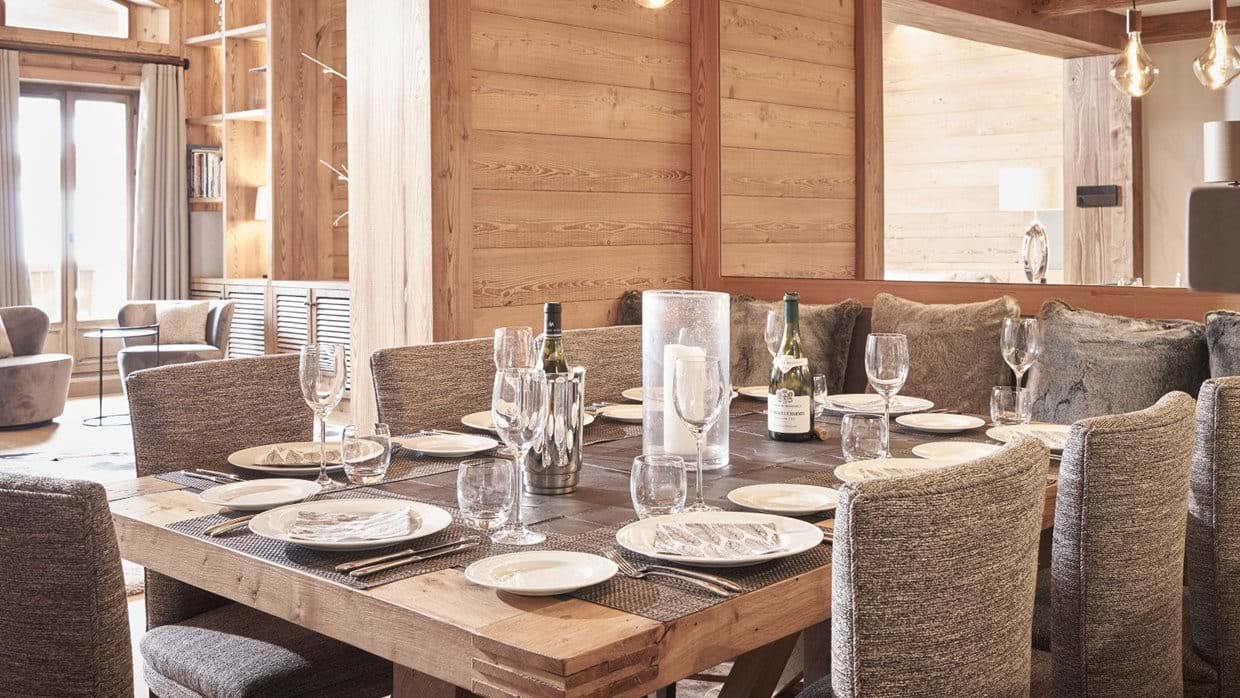 Luxury-ski-chalet-Val-d-Isere-choucas-penthouse-oxford-ski-table.jpg