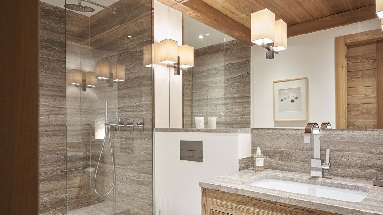 Luxury-ski-chalet-Val-d-Isere-choucas-penthouse-oxford-ski-shower.jpg