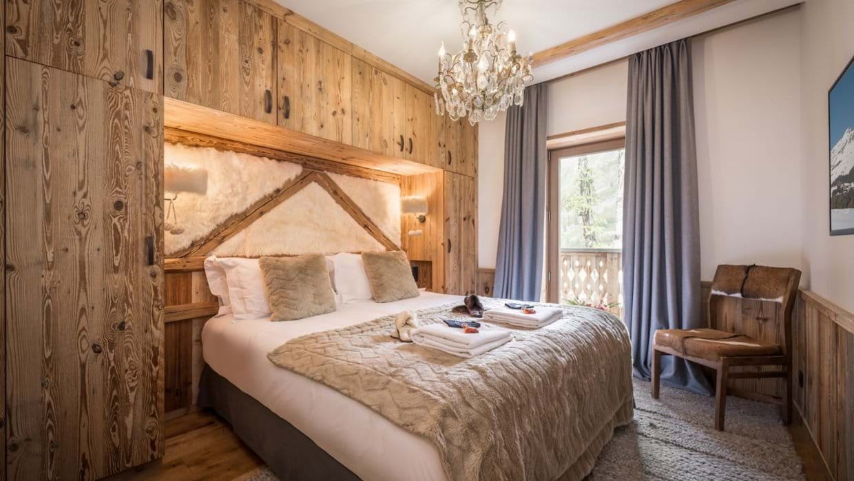 luxury-ski-chalet-valdisere-inoko-oxford-ski-bedroom (6).jpg