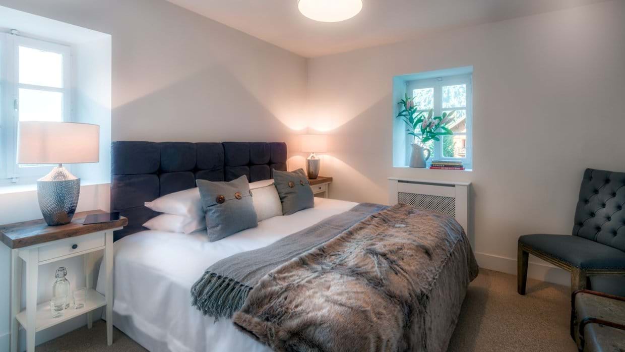 Luxury-ski-chalet-Morzine-Apartment-6-Oxford-Ski-Bedroom (1).jpg