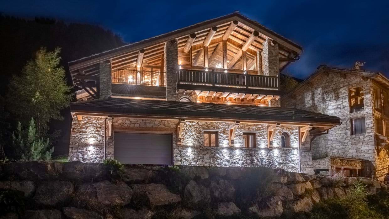 Chalet_face_a_Face_Val-d-Isere_Oxford_Ski_Exterior.jpg