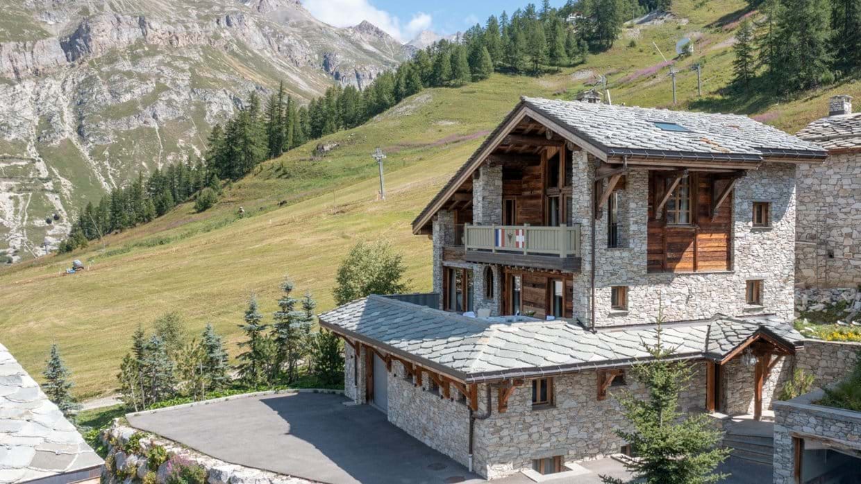 Chalet_face_a_Face_Val-d-Isere_Oxford_Ski_Exterior2.jpg