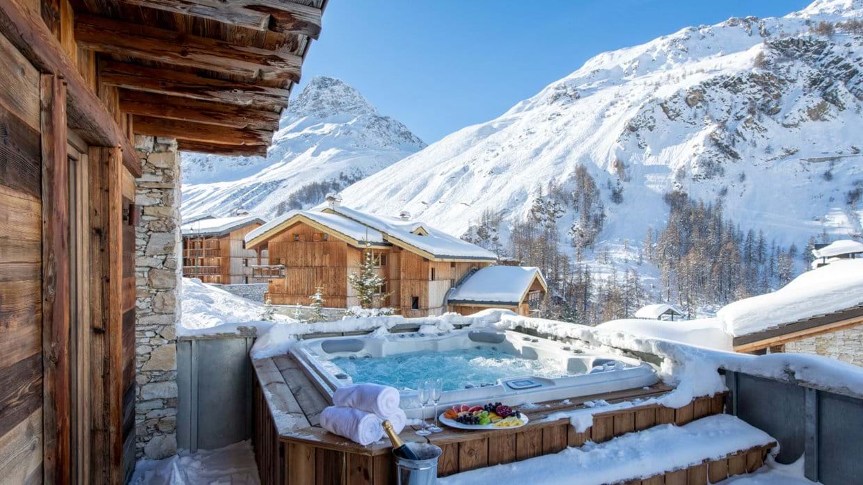 Chalet_face_a_Face_Val-d-Isere_Oxford_Ski_Hot_Tub.jpg