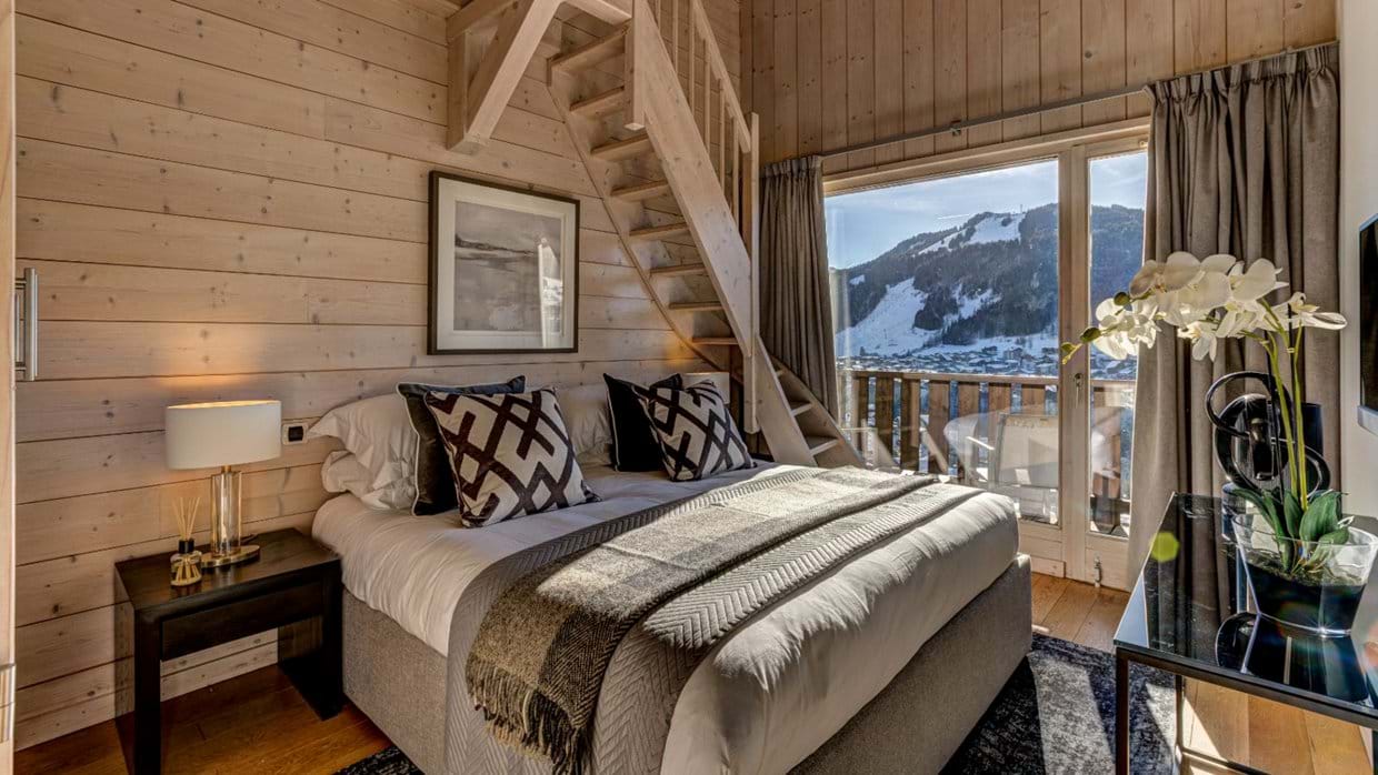Chalet_X_Morzine_Oxford_Ski_Bedroom (3).jpg