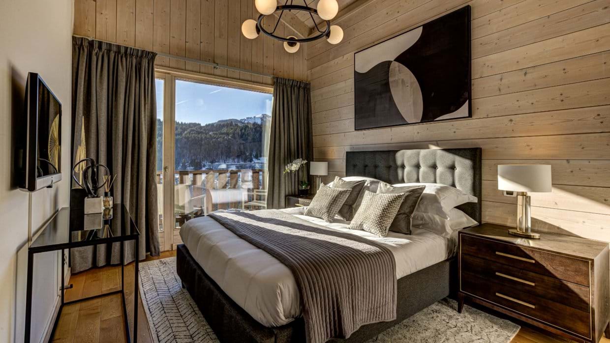 Chalet_X_Morzine_Oxford_Ski_Bedroom (4).jpg