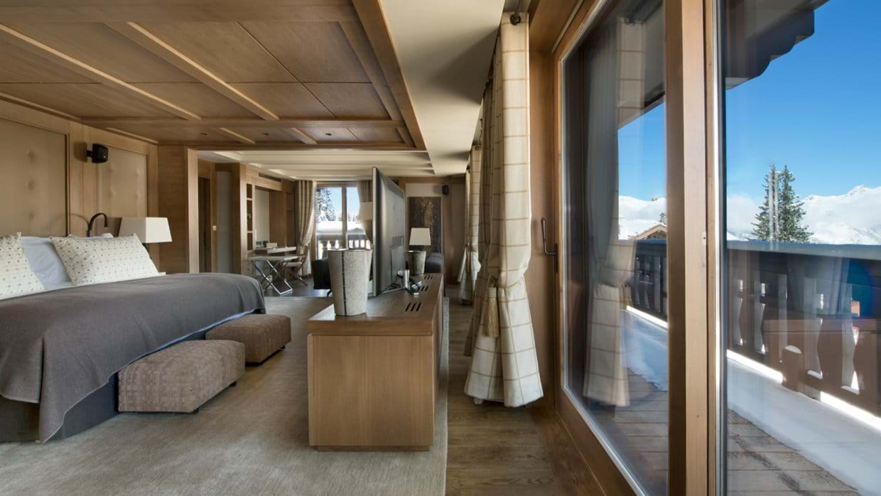 luxury-ski-chalets-courchevel-1850-oxford-ski-company-edelweiss (18).jpg
