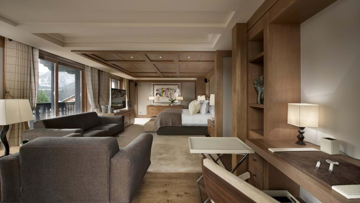 luxury-ski-chalets-courchevel-1850-oxford-ski-company-edelweiss (27).jpg