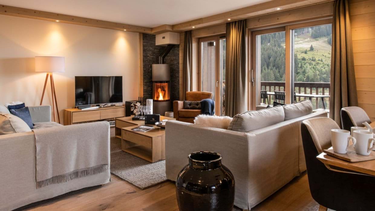 Luxury-ski-Apartment-Courchevel-1650-Mammoth_lodge-Oxford-Ski-Lounge (7).jpg