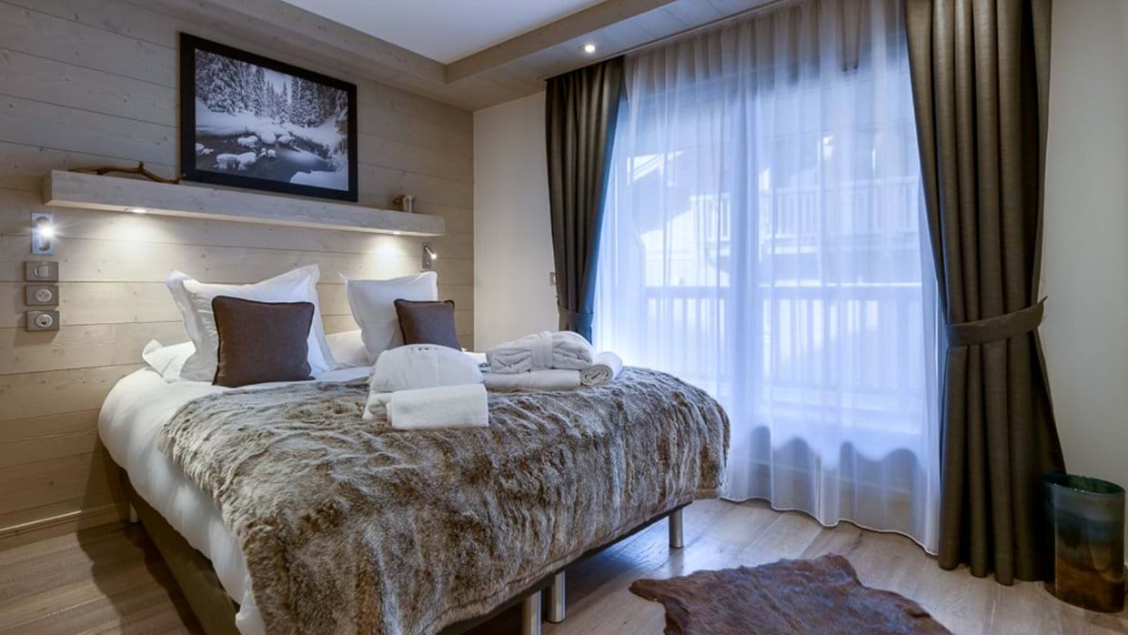 Luxury-ski-chalet-courchevel-1650-Le-C-Oxford-Ski-Bedroom (11).JPG
