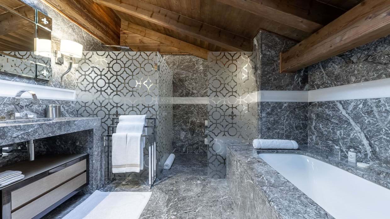 Luxury-Ski-Ultima-Gstaad-Gstaad-Oxford-Ski-Bathroom.jpg