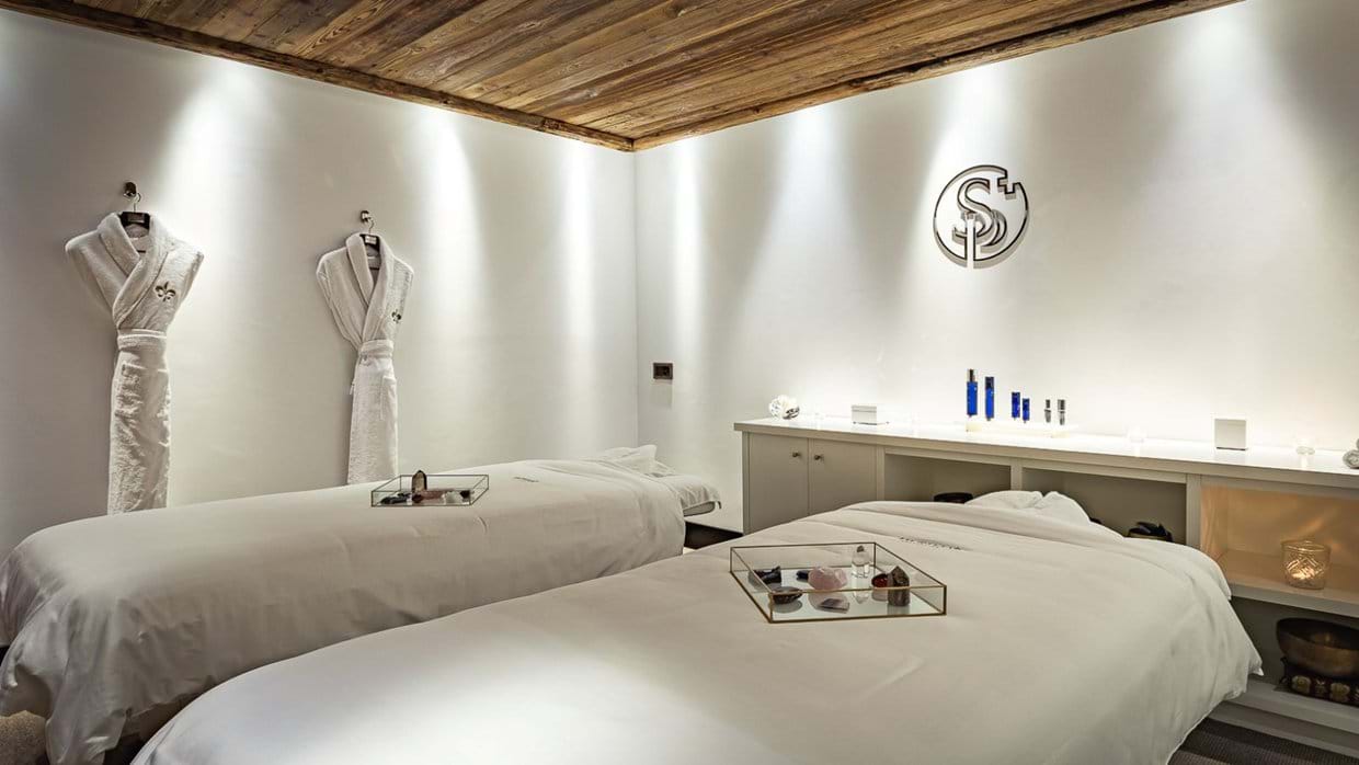 Luxury-Ski-Gstaad-Ultima-Gstaad-Oxford-Ski-Spa (1).jpg