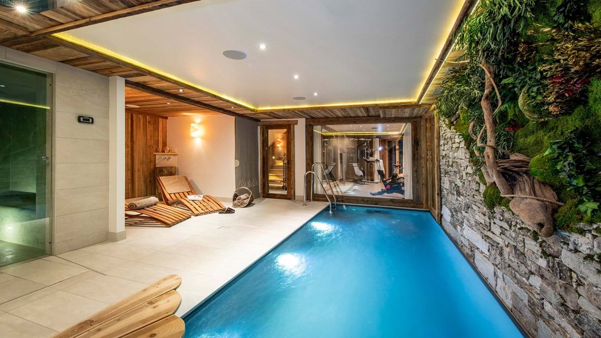 luxury-ski-chalet-val-disere-machapuchare-oxford-ski-company (32).jpg