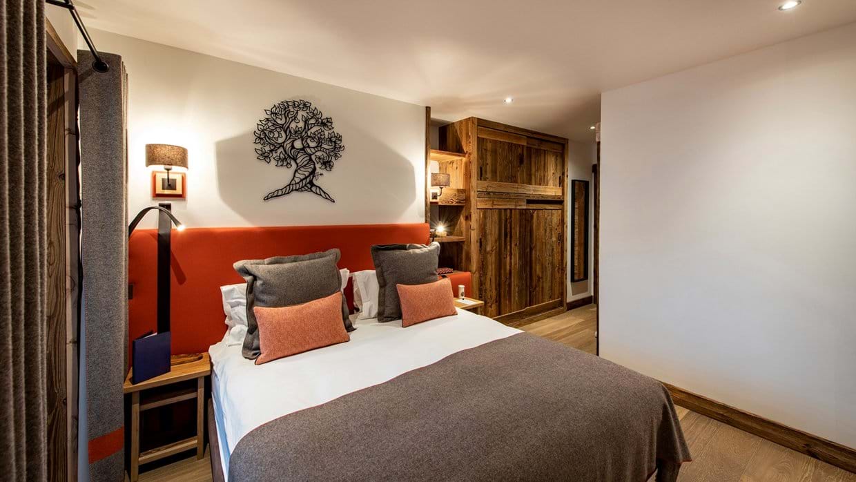 luxury-ski-chalet-val-disere-machapuchare-oxford-ski-company (17).jpg