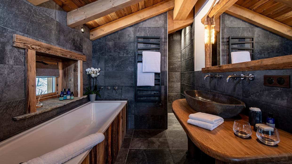 luxury-ski-chalet-val-disere-machapuchare-oxford-ski-company (7).jpg