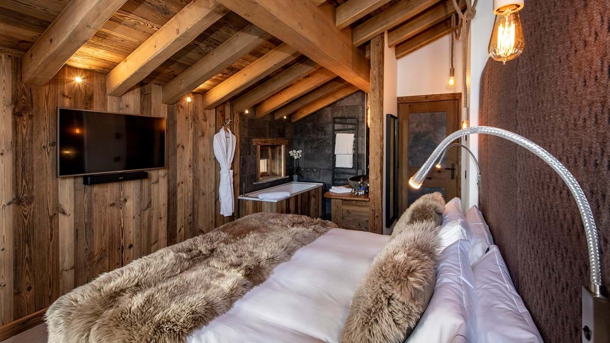 luxury-ski-chalet-val-disere-machapuchare-oxford-ski-company (12).jpg