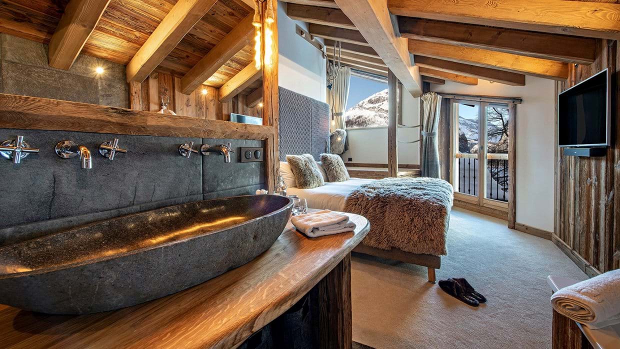 luxury-ski-chalet-val-disere-machapuchare-oxford-ski-company (14).jpg