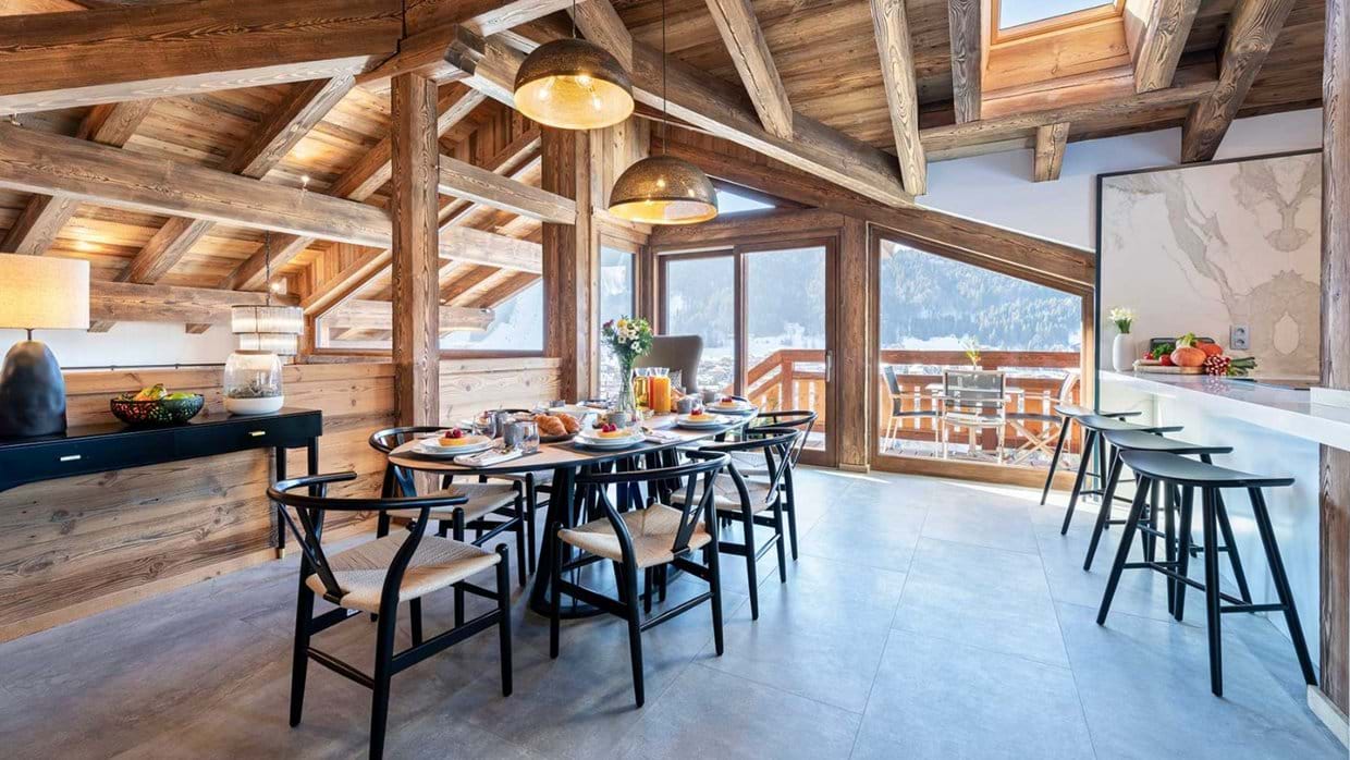 Luxury-Ski-Chalet-Morzine-Three-Bears-Oxford-Ski-Dining.jpg