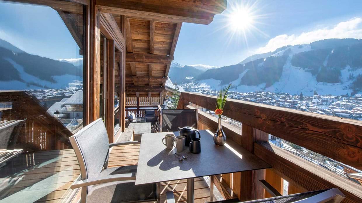 Luxury-Ski-Chalet-Morzine-Three-Bears-Oxford-Ski-Terrace.jpg