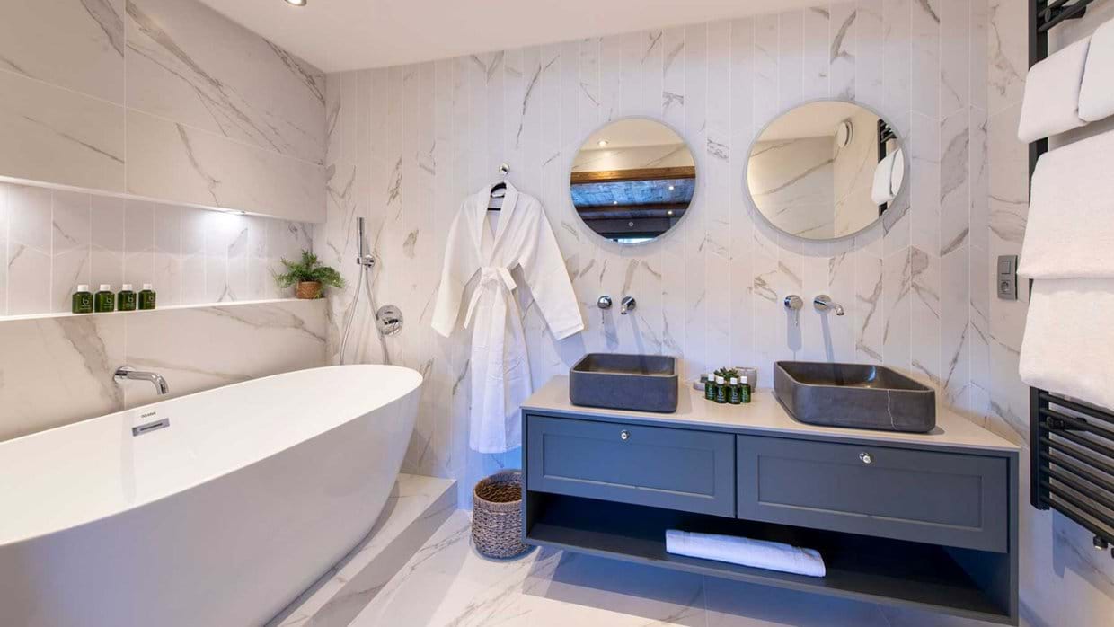 Luxury-Ski-Chalet-Morzine-Three-Bears-Oxford-Ski-Bathroom (6).jpg