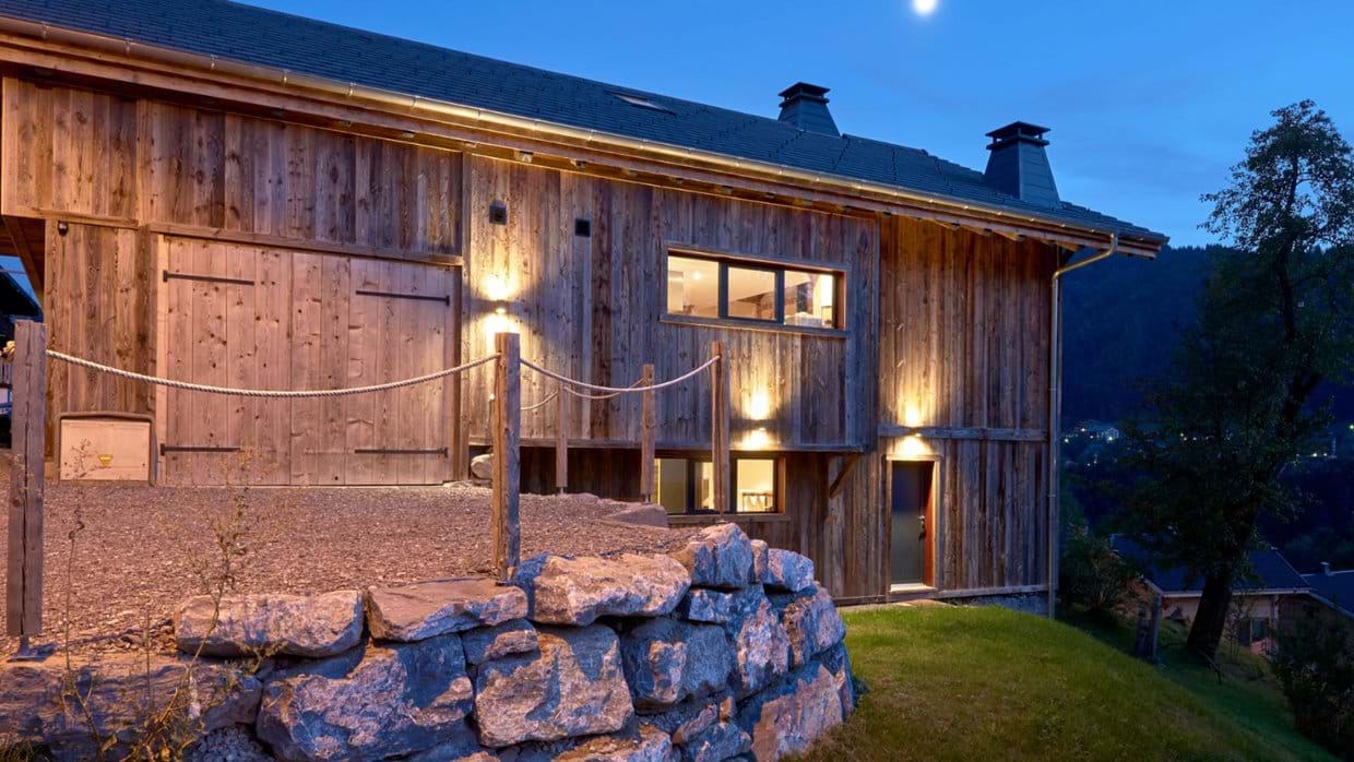 Luxury-ski-chalet-Morzine-Apartment-Deux-Chevaux-Oxford-Ski-Exterior.jpg
