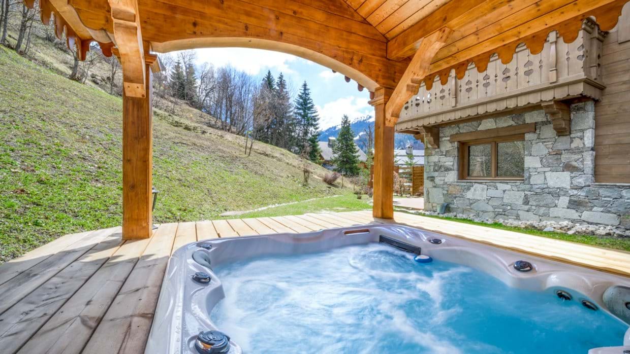 luxury-ski-chalet-meribel-marielaine-oxford-ski-hot-tub.jpg