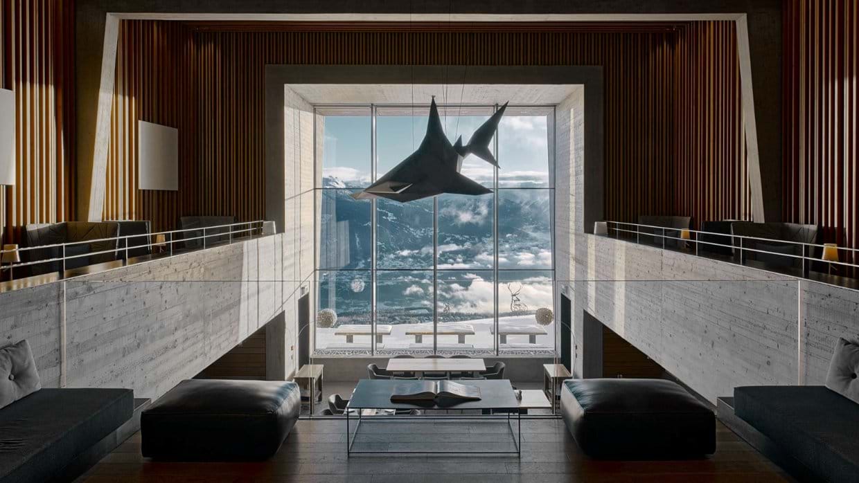 luxury-ski-hotel-crans-montana--chetzeron-Lobby-shark.jpg