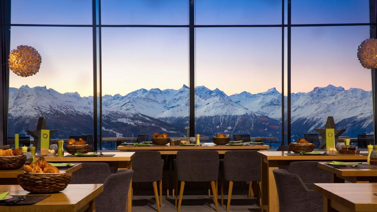 luxury-ski-hotel-crans-montana--chetzeron-restaurant-breakfast.jpg