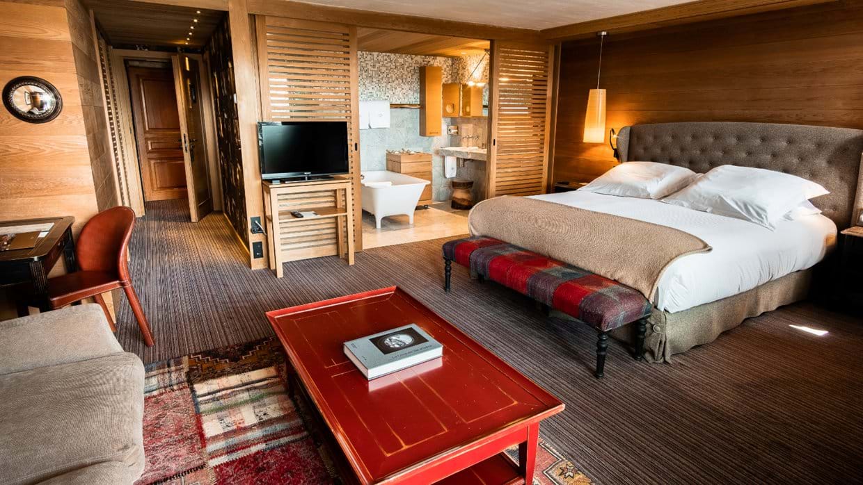 luxury-ski-hotel-blizzard-junior suite mountain view.jpg