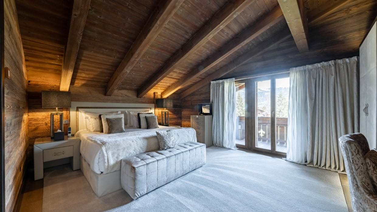 Luxury-Ski-Chalet-Gstaad-Ultima-Gstaad-Two-Bedroom-Residence-Oxford-Ski-Bedroom (3).jpg