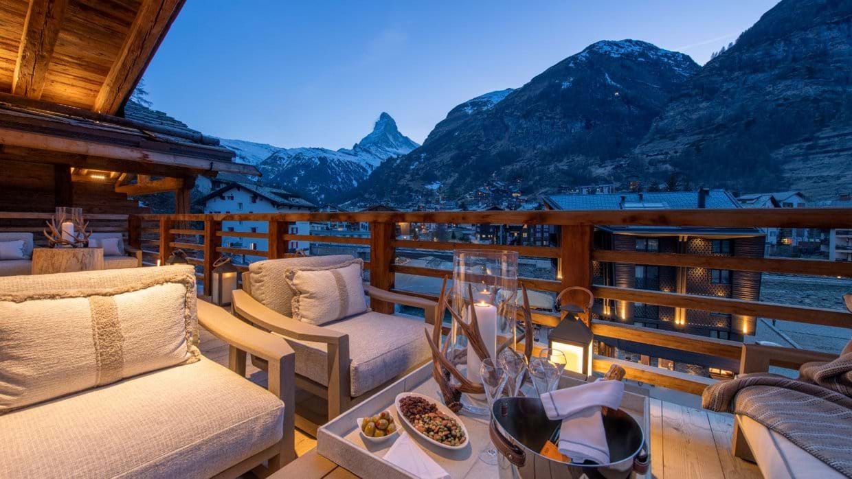 Luxury-Ski-Chalet-Zermatt-Chalet-Elbrus-Oxford-Ski-Terrace.jpg
