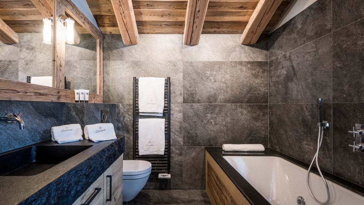 Luxury-Ski-Chalet-St-Gervais-Armancette-Chalet-Carline-Oxford-Ski-Bathroom.jpg